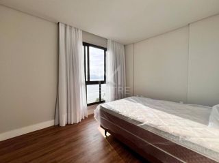 APARTAMENTO COM 03 SUÍTES E VISTA MAR À VENDA NO PEREQUÊ