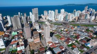APARTAMENTO NOVO ANDAR ALTO À VENDA EM ITAPEMA