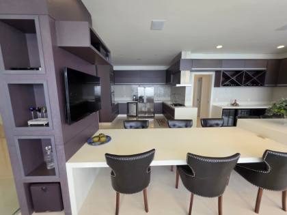 APARTAMENTO 05 SUÍTES FRENTE MAR MOBILIADO À VENDA EM ITAPEMA