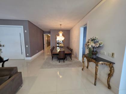 APARTAMENTO 05 SUÍTES FRENTE MAR MOBILIADO À VENDA EM ITAPEMA