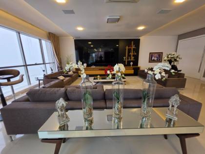 APARTAMENTO 05 SUÍTES FRENTE MAR MOBILIADO À VENDA EM ITAPEMA