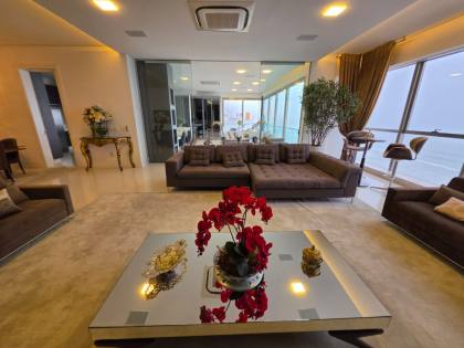 APARTAMENTO 05 SUÍTES FRENTE MAR MOBILIADO À VENDA EM ITAPEMA
