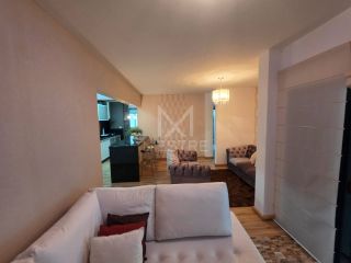 APARTAMENTO AMPLO QUADRA MAR MOBILIADO À VENDA NA MEIA PRAIA