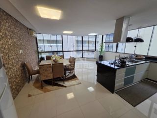 APARTAMENTO AMPLO QUADRA MAR MOBILIADO À VENDA NA MEIA PRAIA