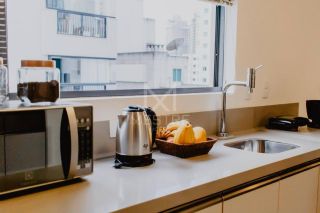 APARTAMENTO 03 DORMITÓRIOS MOBILIADO À VENDA NA MEIA PRAIA