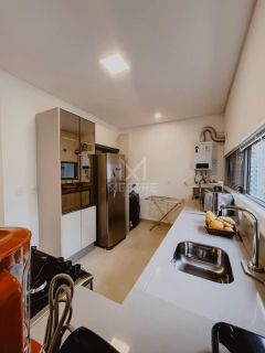 APARTAMENTO 03 DORMITÓRIOS MOBILIADO À VENDA NA MEIA PRAIA