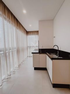 APARTAMENTO 03 DORMITÓRIOS MOBILIADO À VENDA NA MEIA PRAIA