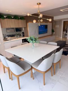 APARTAMENTO FRENTE MAR REFORMADO MOBILIADO À VENDA NA MEIA PRAIA
