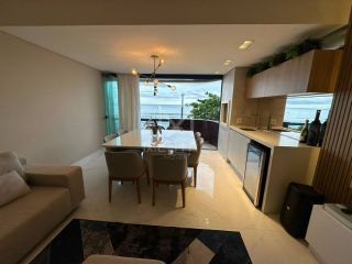 APARTAMENTO FRENTE MAR REFORMADO MOBILIADO À VENDA NA MEIA PRAIA