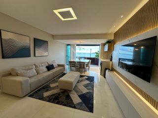 APARTAMENTO FRENTE MAR REFORMADO MOBILIADO À VENDA NA MEIA PRAIA