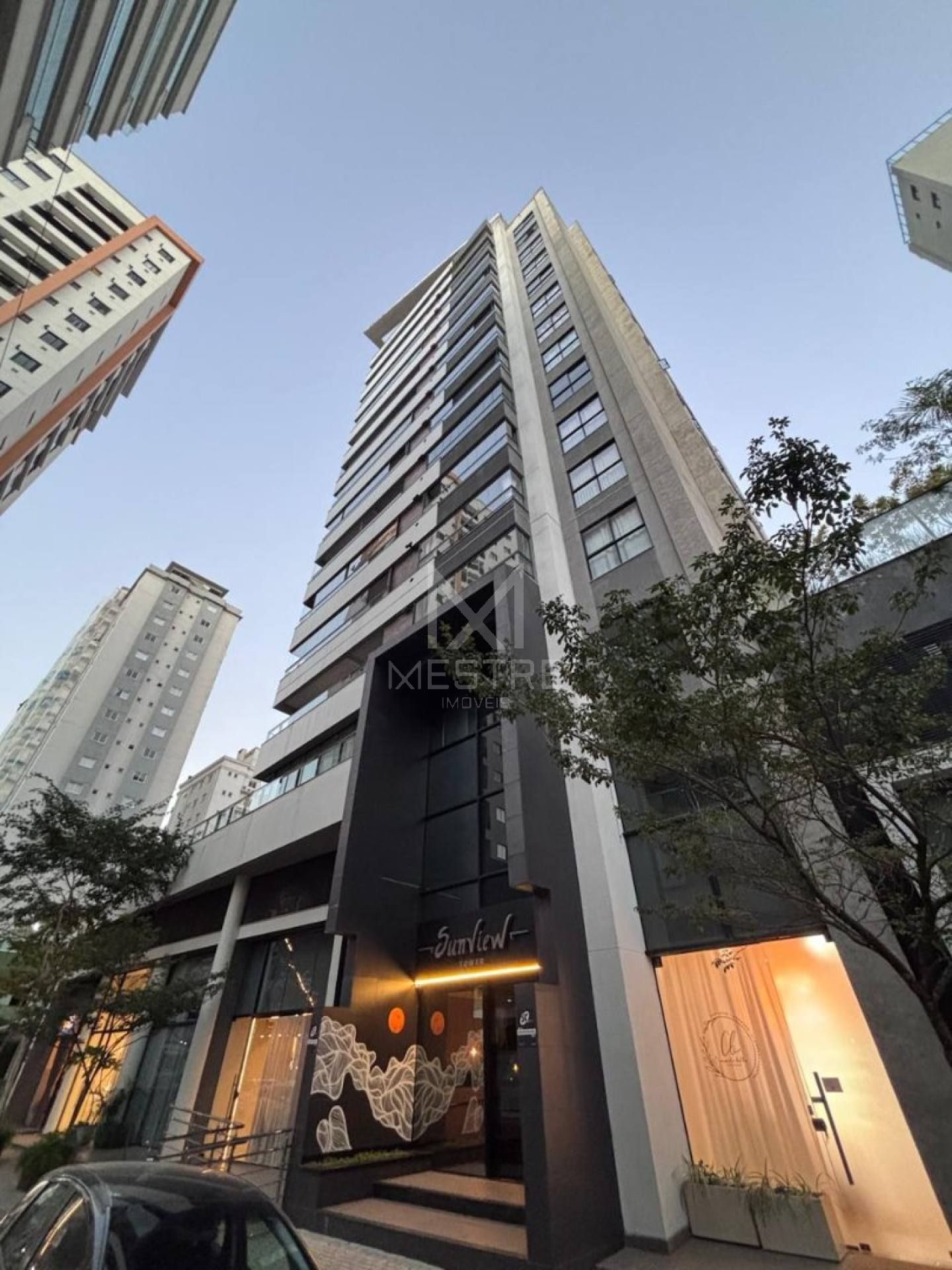 APARTAMENTO 3 SUÍTES MOBILIADO PARA LOCAÇÃO ANUAL EM MEIA PRAIA