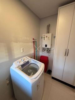 APARTAMENTO 3 SUÍTES MOBILIADO PARA LOCAÇÃO ANUAL EM MEIA PRAIA