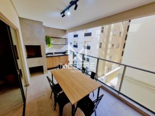APARTAMENTO PARA LOCAÇÃO ANUAL COM 03 SUÍTES E VISTA MAR NA MEIA PRAIA