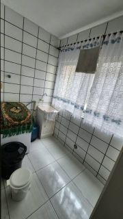 APARTAMENTO MOBILIADO COM 02 DORM. À VENDA NA MEIA PRAIA