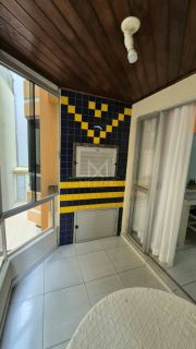 APARTAMENTO MOBILIADO COM 02 DORM. À VENDA NA MEIA PRAIA