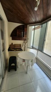 APARTAMENTO MOBILIADO COM 02 DORM. À VENDA NA MEIA PRAIA