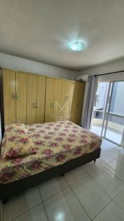 APARTAMENTO MOBILIADO COM 02 DORM. À VENDA NA MEIA PRAIA