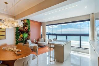 APARTAMENTO 3 SUÍTES FINAMENTE MOBILIADO COM VISTA MAR À VENDA EM ITAPEMA