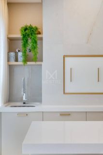 APARTAMENTO 3 SUÍTES FINAMENTE MOBILIADO COM VISTA MAR À VENDA EM ITAPEMA