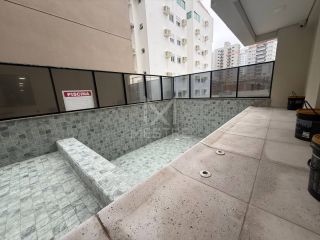 APARTAMENTO MOBILIADO E DECORADO PRÓXIMO DA PRAIA À VENDA EM PORTO BELO