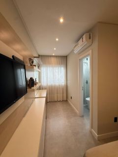 APARTAMENTO MOBILIADO E DECORADO PRÓXIMO DA PRAIA À VENDA EM PORTO BELO