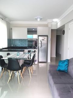 APARTAMENTO MOBILIADO À VENDA COM 02 DORM. NA MEIA PRAIA