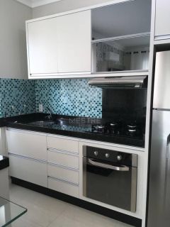 APARTAMENTO MOBILIADO À VENDA COM 02 DORM. NA MEIA PRAIA