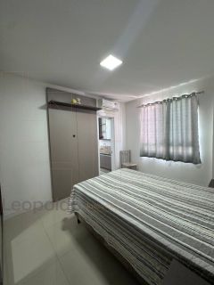 Tres suites gigante 4 vagas no coração da Meia Praia perto de tudo