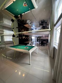 Tres suites gigante 4 vagas no coração da Meia Praia perto de tudo