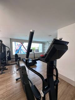 Tres suites gigante 4 vagas no coração da Meia Praia perto de tudo