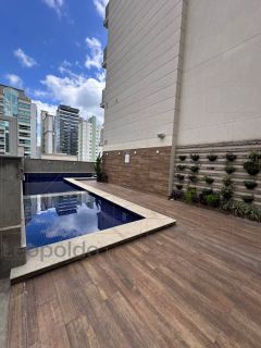 Tres suites gigante 4 vagas no coração da Meia Praia perto de tudo