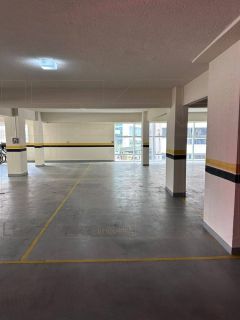 Tres suites gigante 4 vagas no coração da Meia Praia perto de tudo