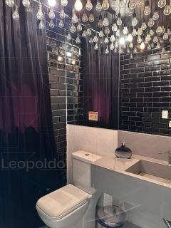 Tres suites gigante 4 vagas no coração da Meia Praia perto de tudo