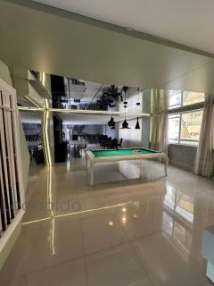 Tres suites gigante 4 vagas no coração da Meia Praia perto de tudo