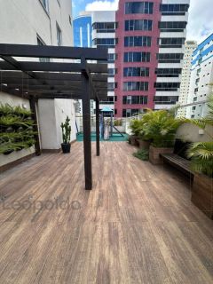 Tres suites gigante 4 vagas no coração da Meia Praia perto de tudo