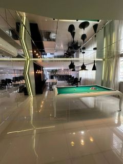 Tres suites gigante 4 vagas no coração da Meia Praia perto de tudo