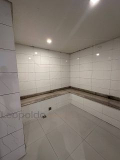 Tres suites gigante 4 vagas no coração da Meia Praia perto de tudo