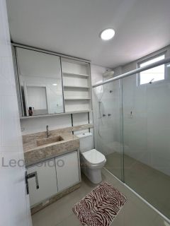 Tres suites gigante 4 vagas no coração da Meia Praia perto de tudo