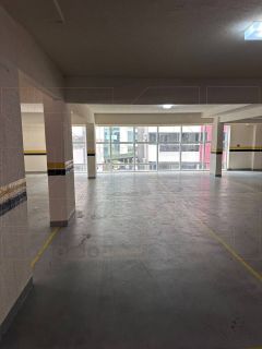 Tres suites gigante 4 vagas no coração da Meia Praia perto de tudo