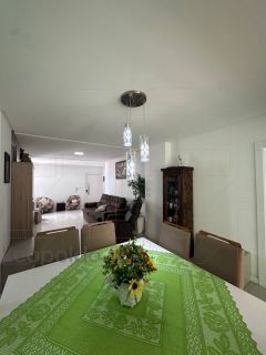 Tres suites gigante 4 vagas no coração da Meia Praia perto de tudo