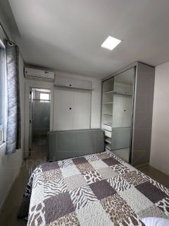 Tres suites gigante 4 vagas no coração da Meia Praia perto de tudo