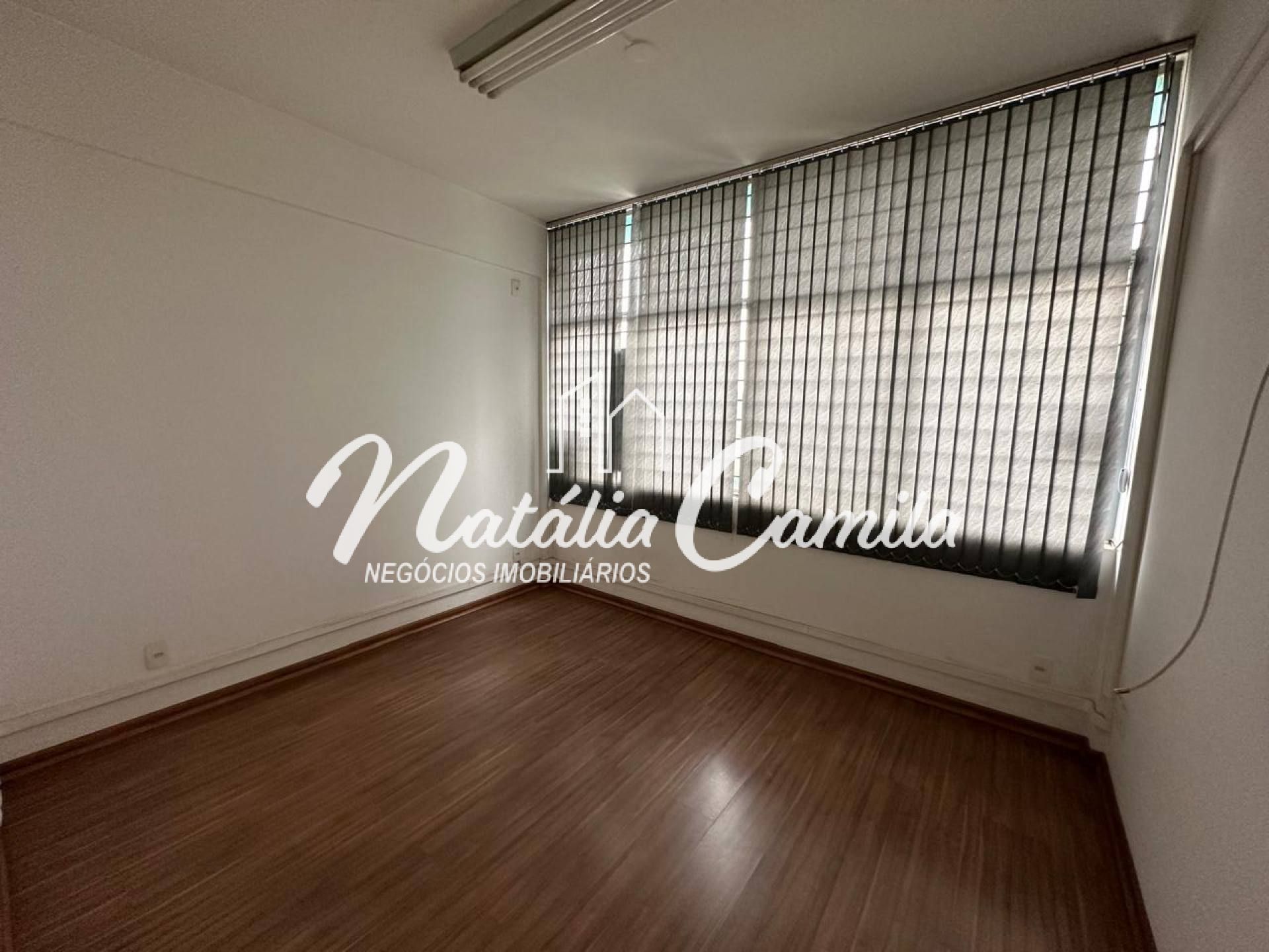 SALA COMERCIAL DISPONÍVEL