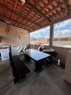 CASA DISPONÍVEL