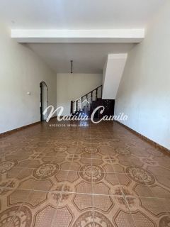 CASA AMPLA NA REGIÃO CENTRAL