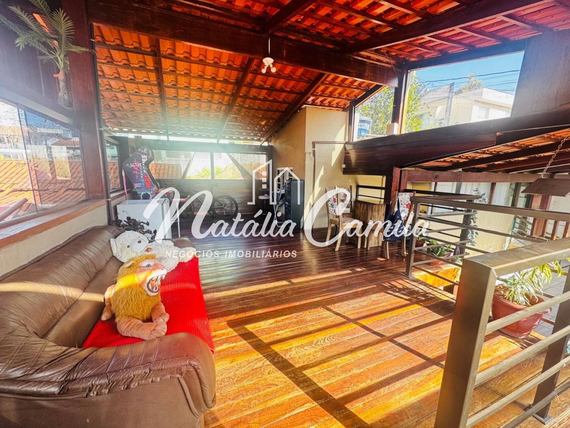 Vende-se Excelente Casa Completa