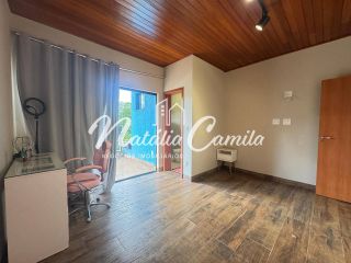 Excelente casa a Venda Dentro de Condomínio Fechado.