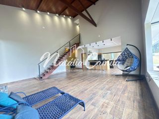 Excelente casa a Venda Dentro de Condomínio Fechado.