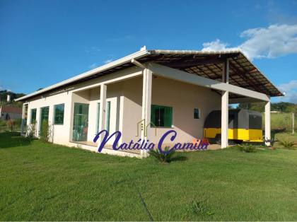 ALUGA-SE CHACARA COM CASA NO CONDOMINIO TIRADENTES