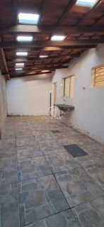 VENDE-SE CASA NO BAIRRO SALGADO FILHO