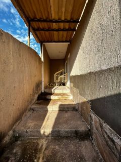 CASA À VENDA NO  BAIRRO: PINHEIROS